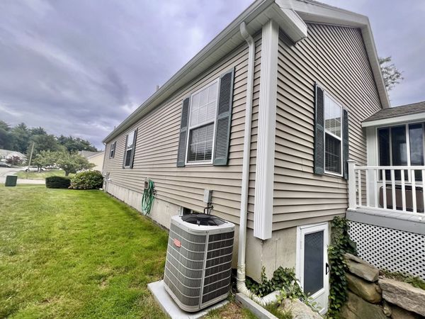 21 Hemlock Dr, Bridgewater, MA 02324