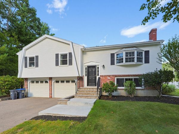 1 Garrison Dr, Plainville, MA 02762