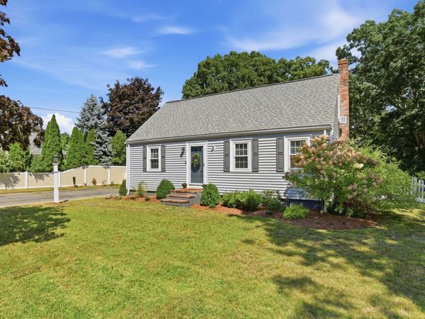 60 Bellflower Rd, Billerica, MA 01821