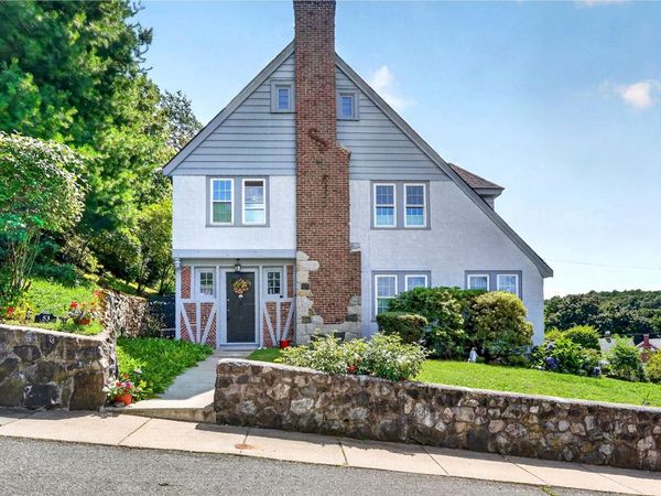 53 Aquavia Rd, Medford, MA 02155