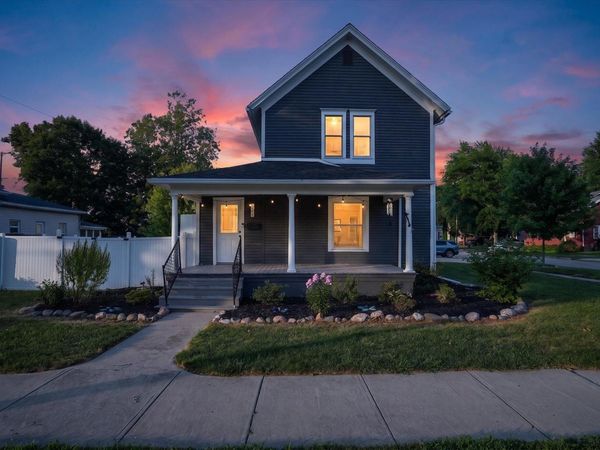 125 E Lincoln Street, Grand Ledge, MI 48837