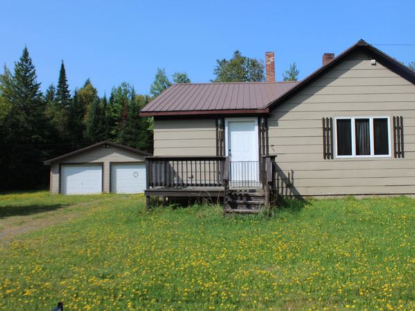 660 Station Road , Stacyville, ME 04777