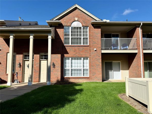 18107 Chesapeake Circle , Commerce Township, Mi 48390