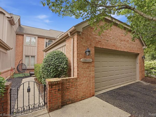 28625 Auburn Court, Farmington Hills, Mi 48331