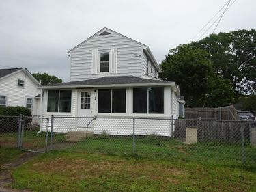 34 Bayview St, Wareham, MA 02571
