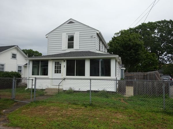 34 Bayview St, Wareham, MA 02571
