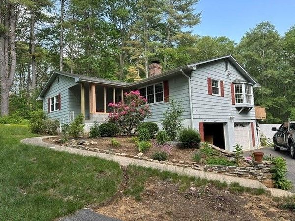 9 Pierce Road, Unit 1, West Brookfield, MA 01585