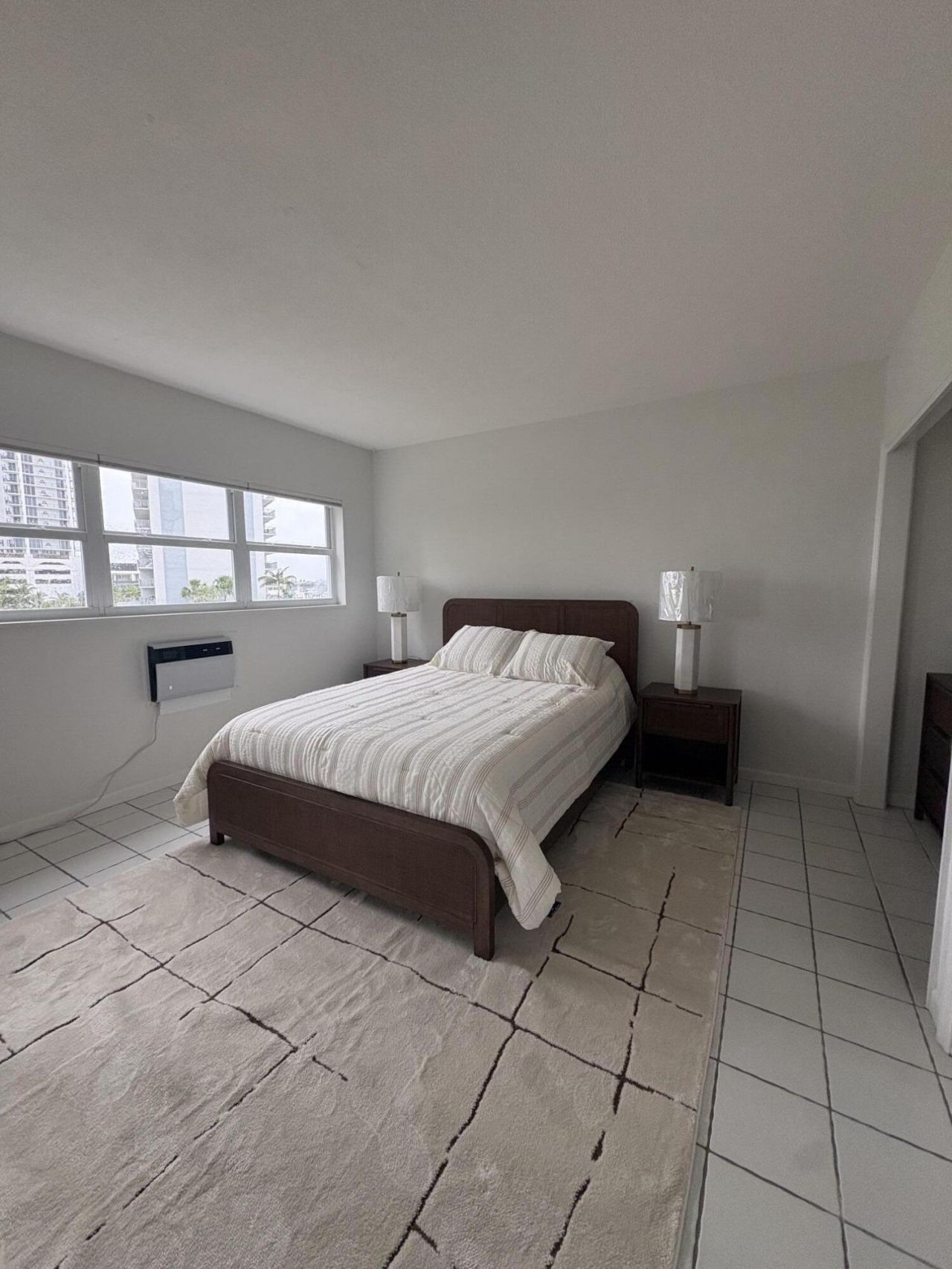 9 N Birch Road, Unit 402, Fort Lauderdale, FL 33304 Photo
