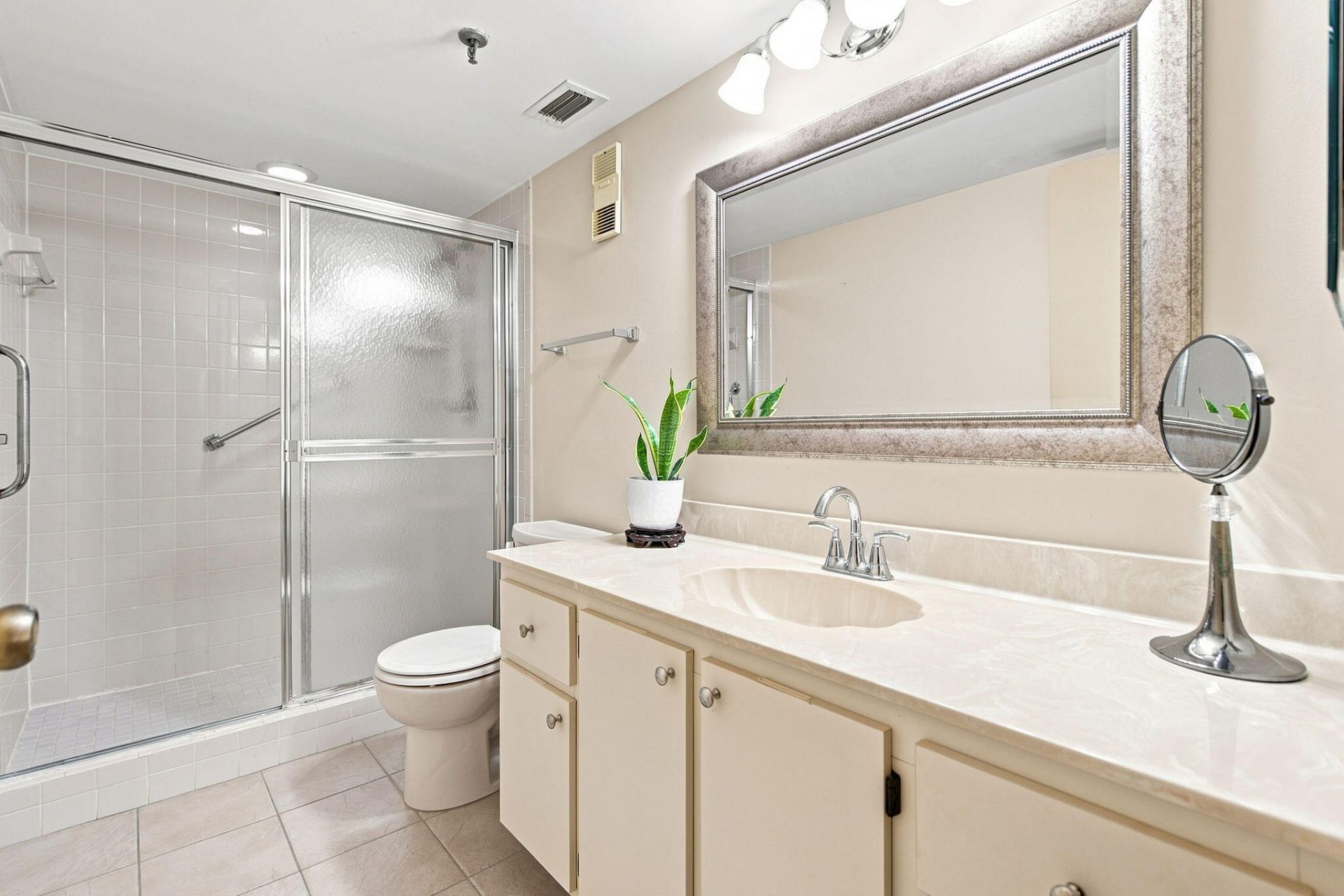 7290 Kinghurst Drive, Unit 403, Delray Beach, FL 33446 Photo