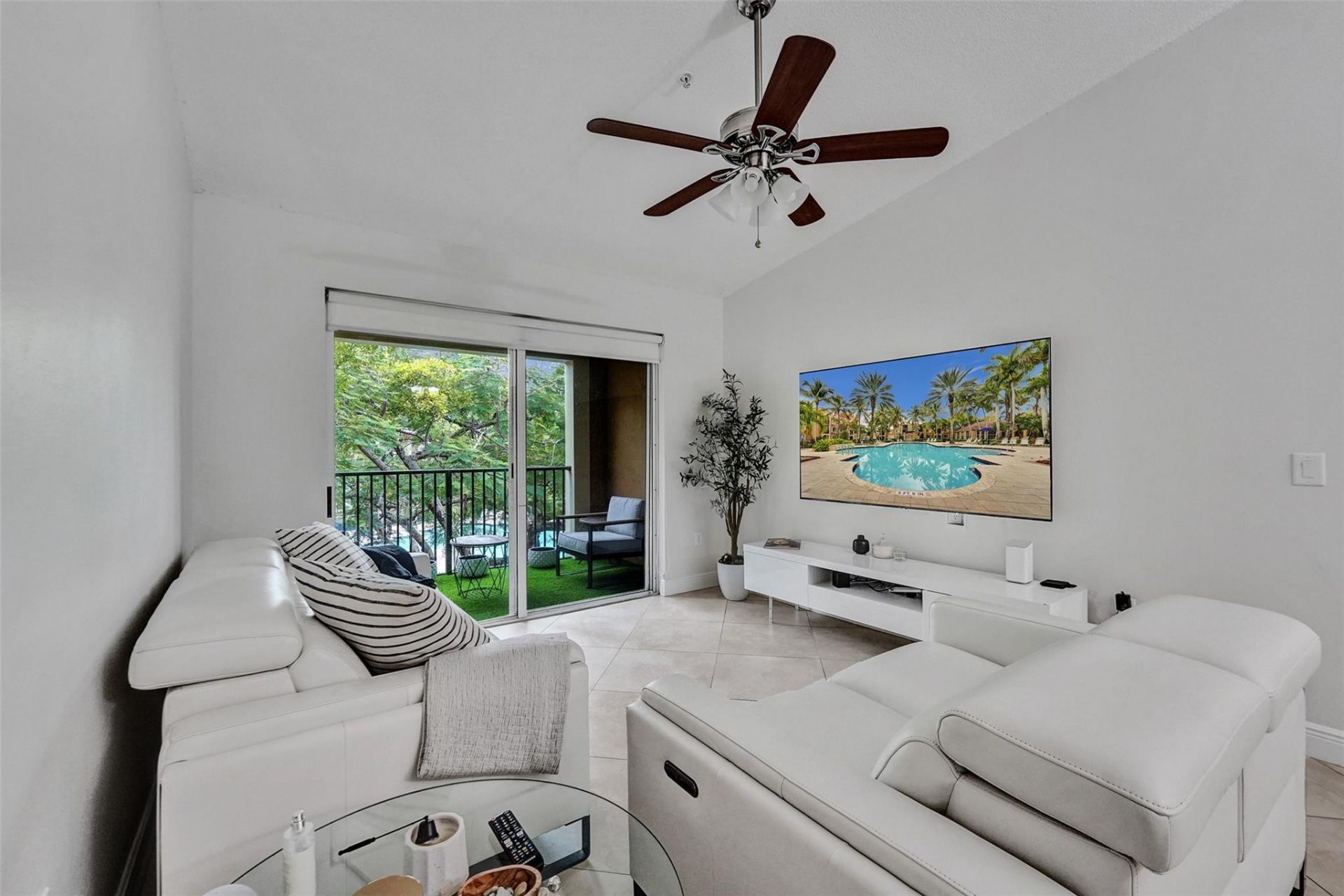7940 N Nob Hill Road, Unit 304, Tamarac, FL 33321 Photo
