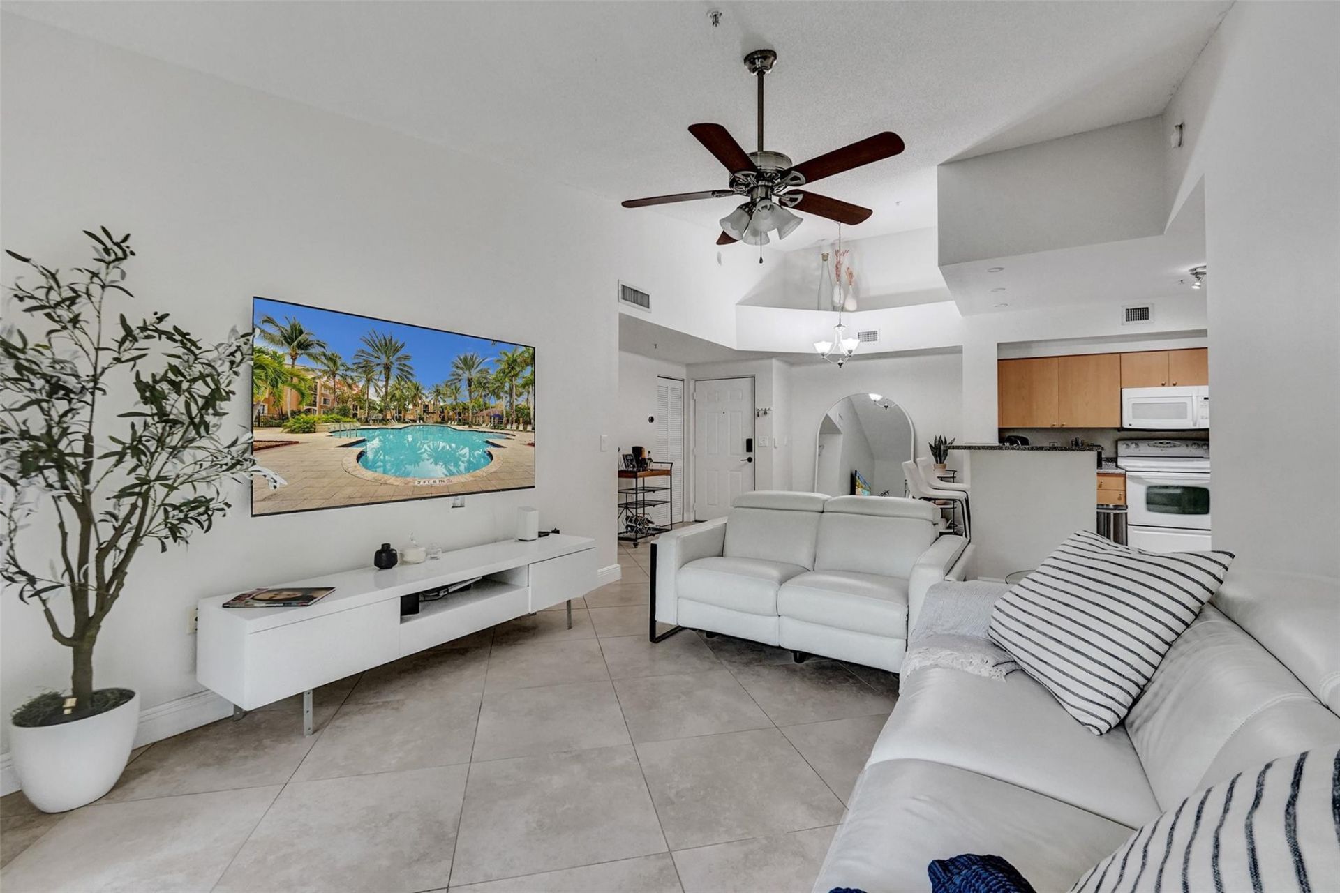 7940 N Nob Hill Road, Unit 304, Tamarac, FL 33321 Photo