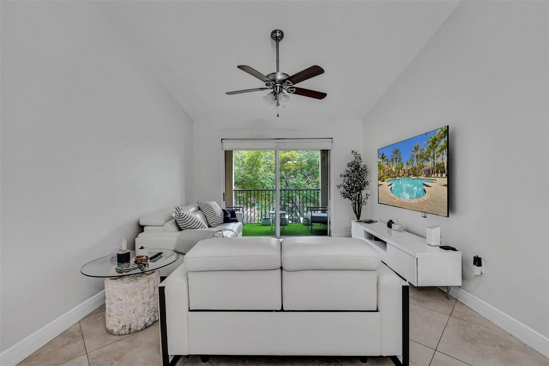 7940 N Nob Hill Road, Unit 304, Tamarac, FL 33321 Photo