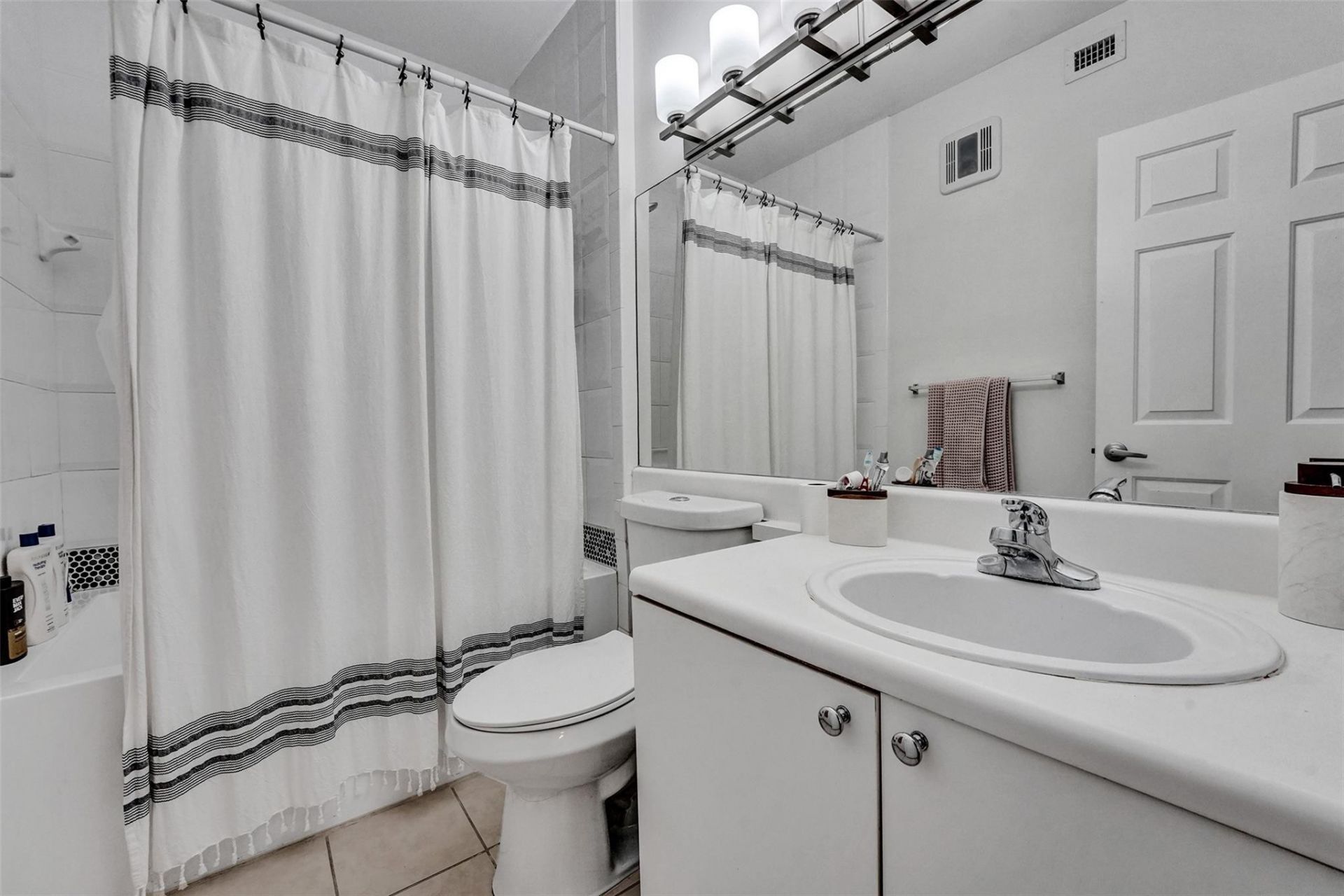 7940 N Nob Hill Road, Unit 304, Tamarac, FL 33321 Photo