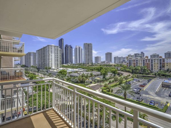 251 174th Street, Unit 714, Sunny Isles Beach, FL 33160