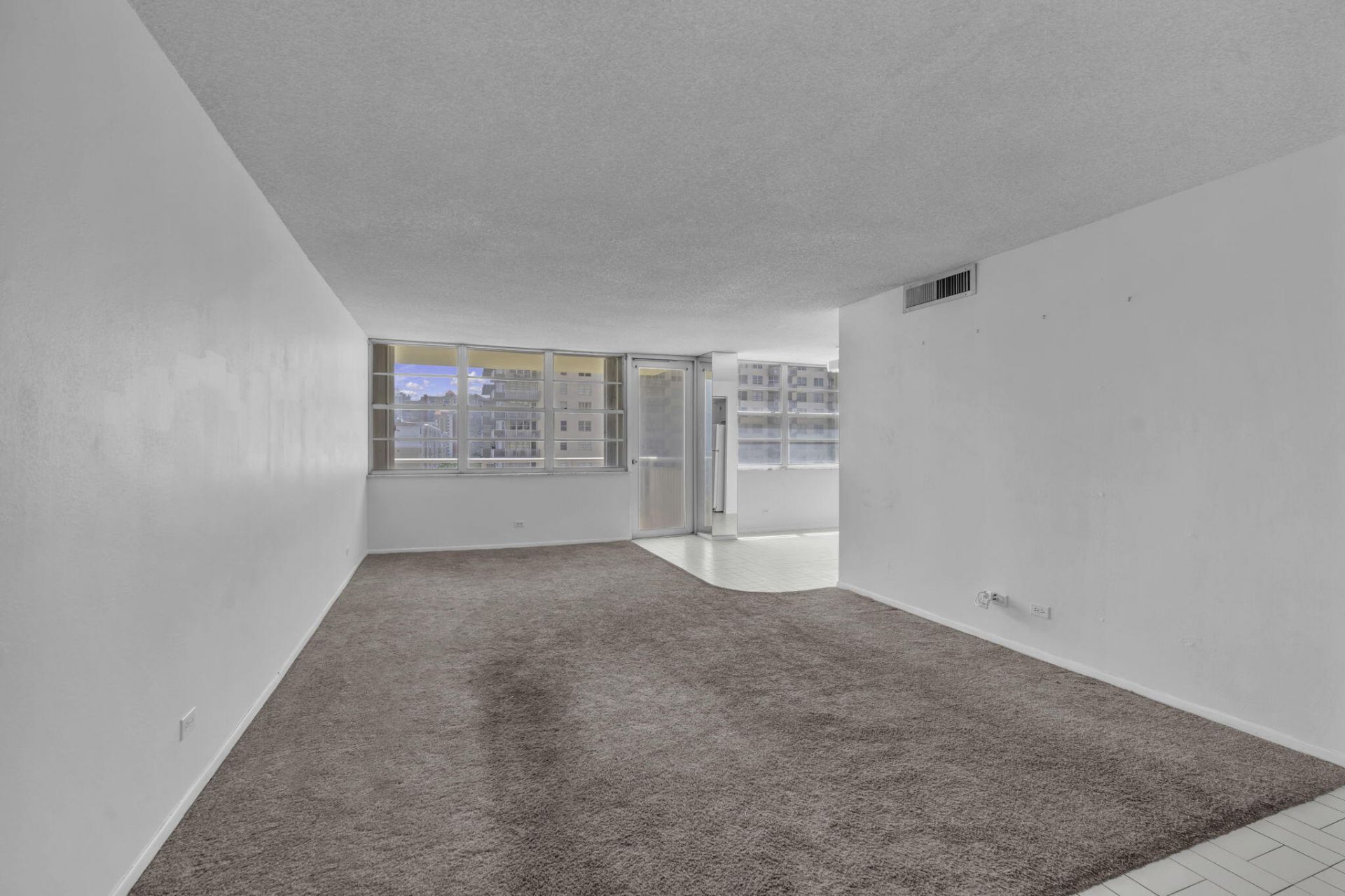 251 174th Street, Unit 714, Sunny Isles Beach, FL 33160 Photo