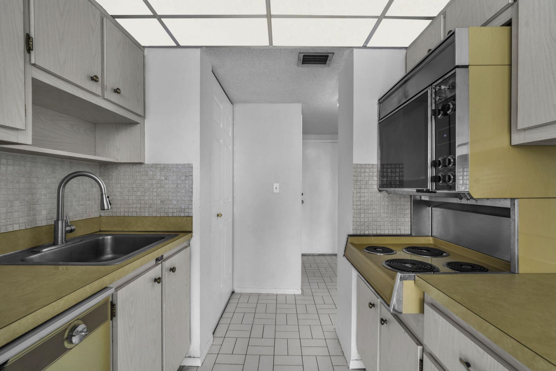 251 174th Street, Unit 714, Sunny Isles Beach, FL 33160 Photo