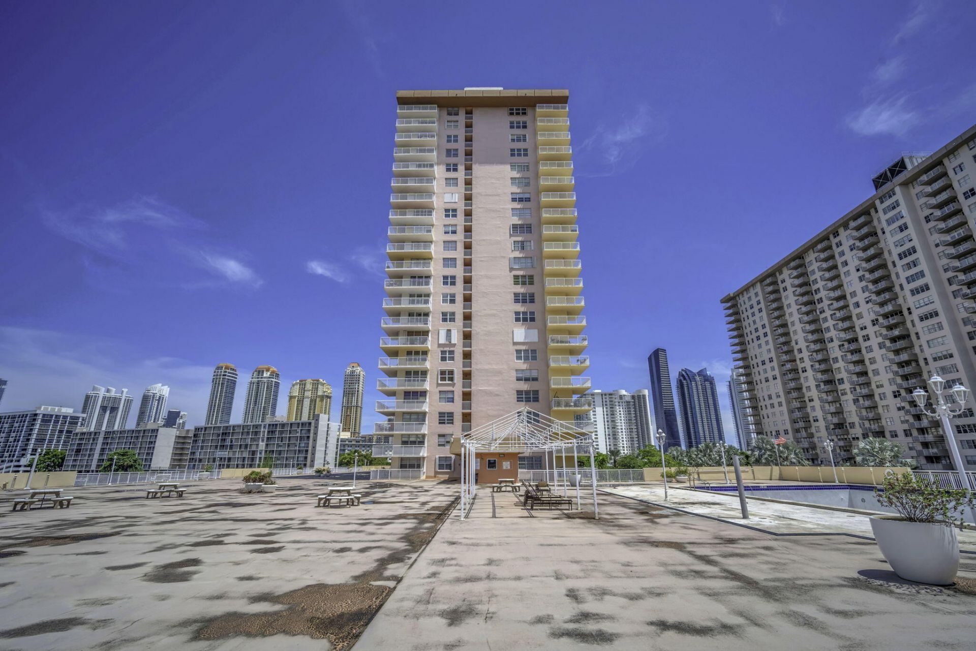 251 174th Street, Unit 714, Sunny Isles Beach, FL 33160 Photo