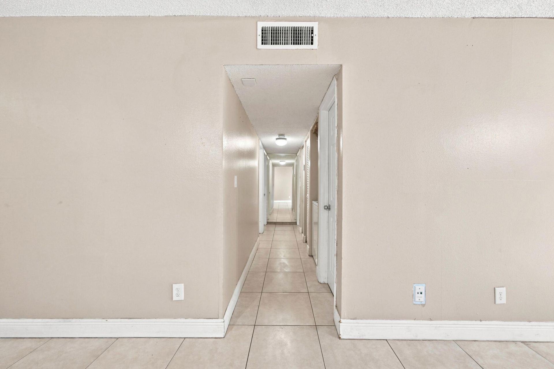 1750 W 46th Street, Unit 242, Hialeah, FL 33012 Photo
