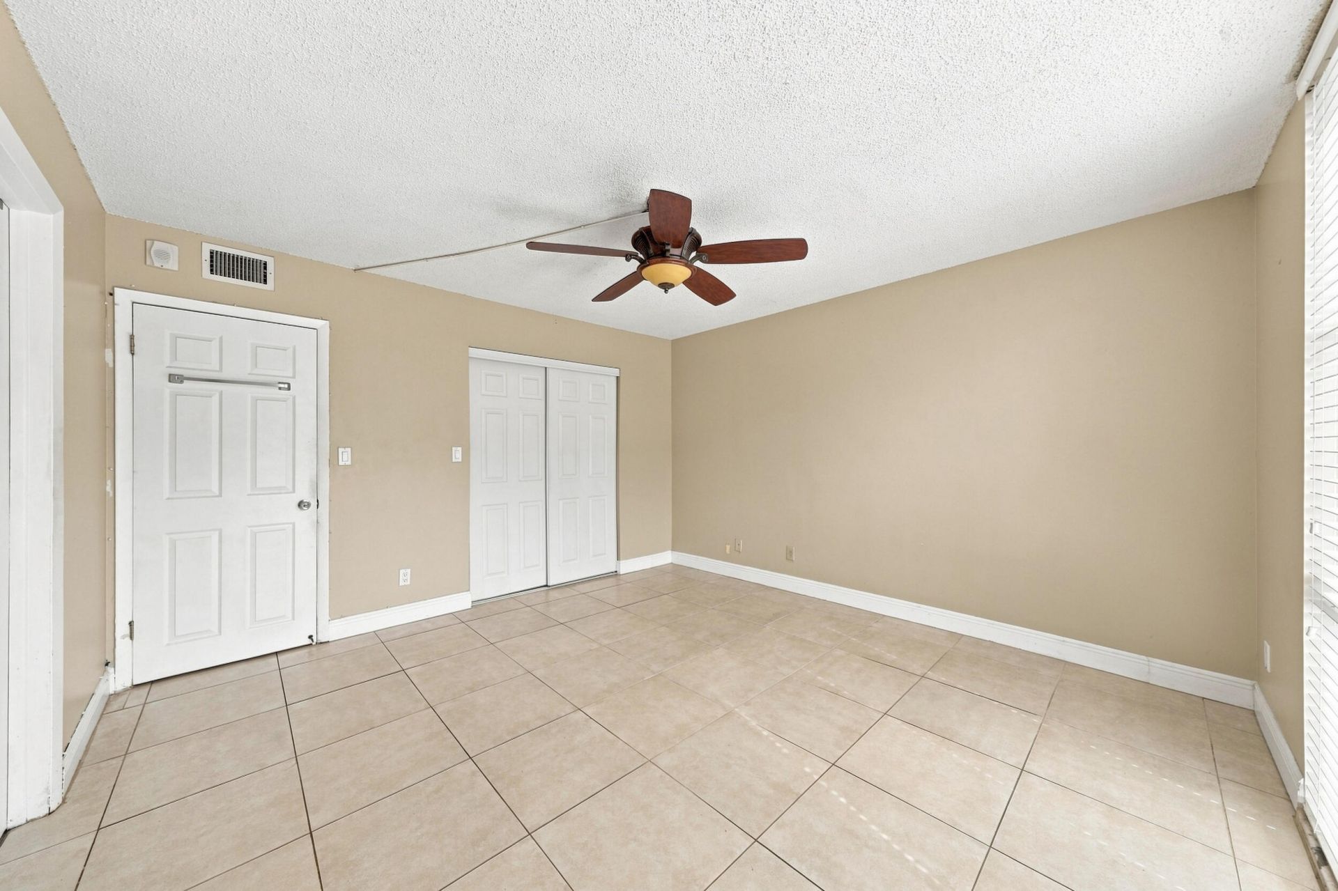 1750 W 46th Street, Unit 242, Hialeah, FL 33012 Photo