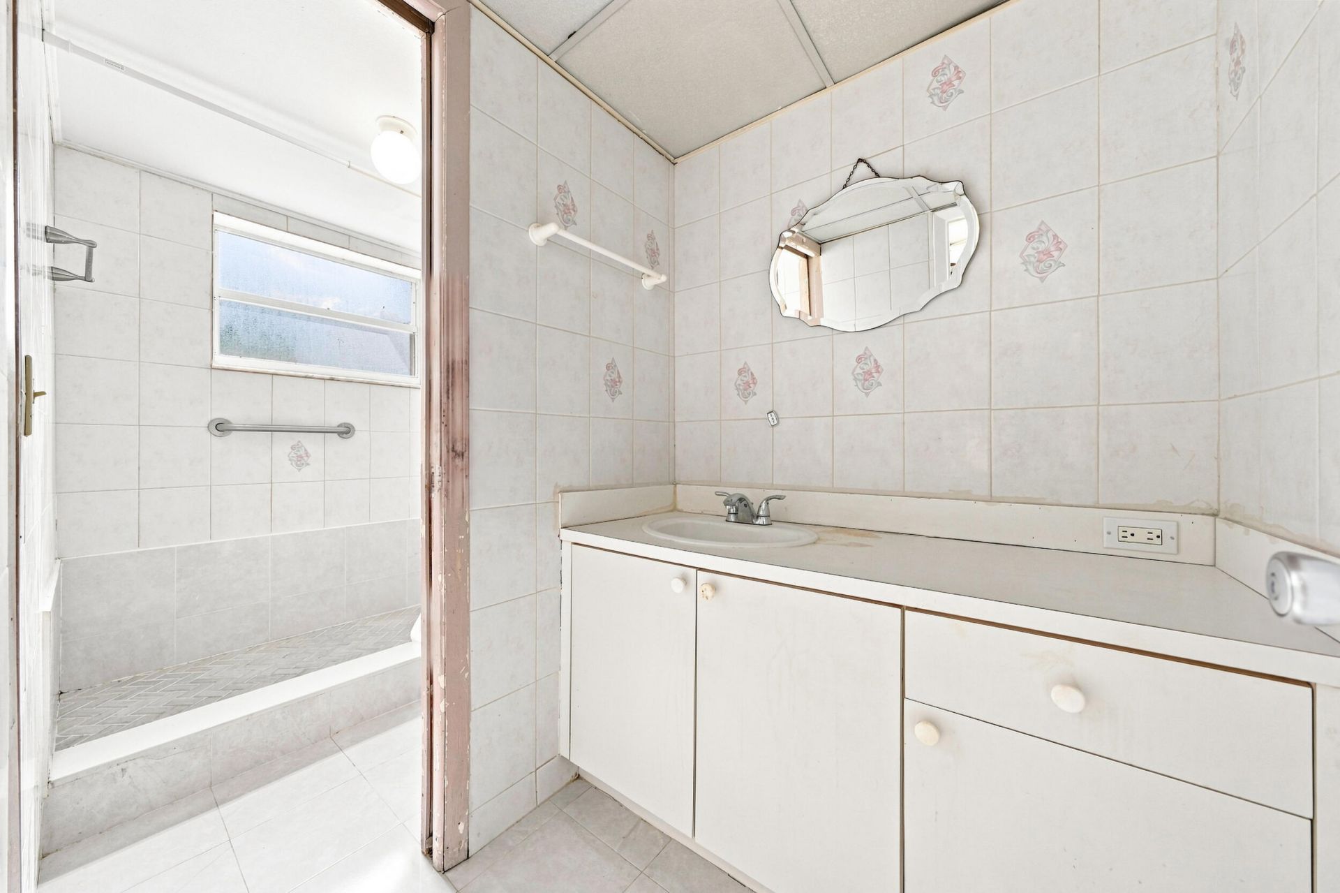 1750 W 46th Street, Unit 242, Hialeah, FL 33012 Photo
