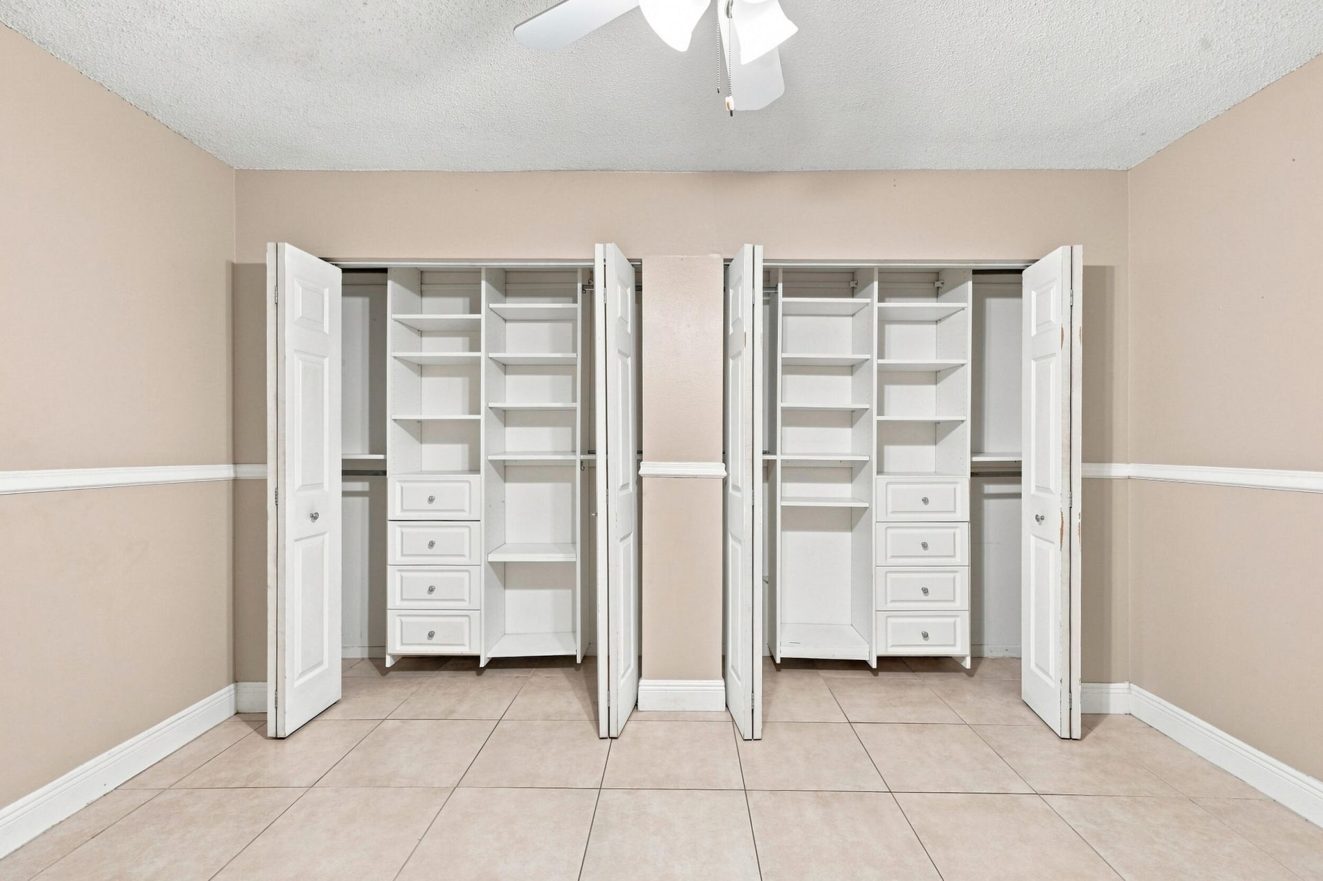 1750 W 46th Street, Unit 242, Hialeah, FL 33012 Photo