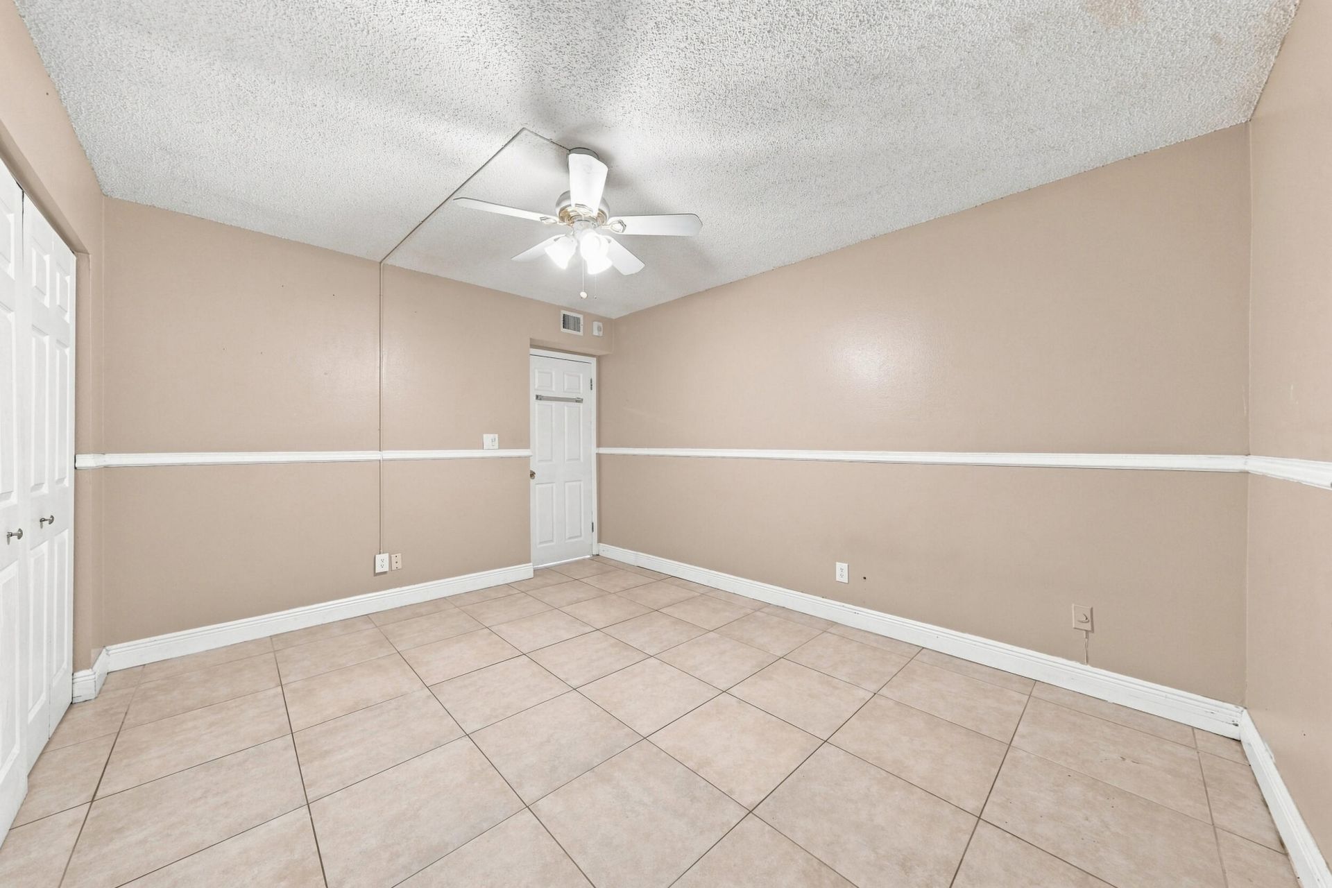 1750 W 46th Street, Unit 242, Hialeah, FL 33012 Photo