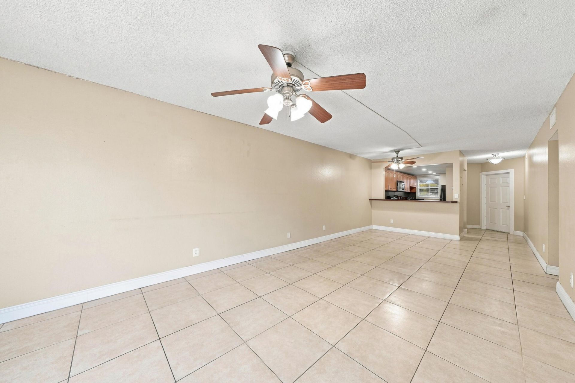 1750 W 46th Street, Unit 242, Hialeah, FL 33012 Photo