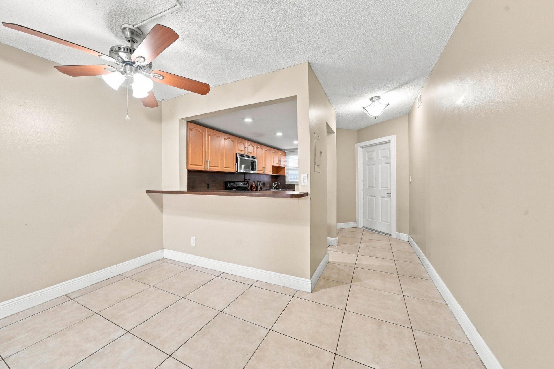 1750 W 46th Street, Unit 242, Hialeah, FL 33012 Photo