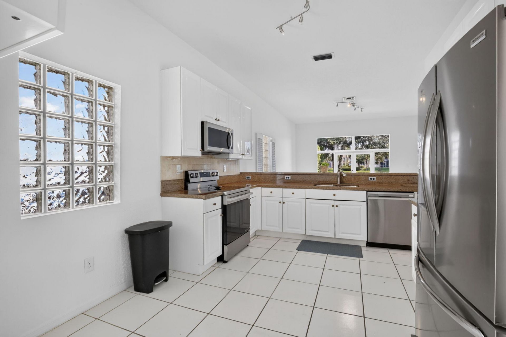 15891 SW 14th Street, Pembroke Pines, FL 33027 Photo