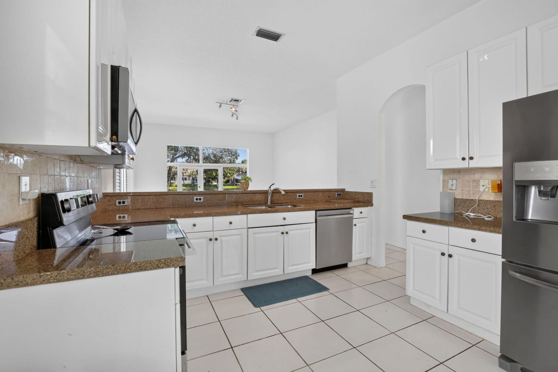 15891 SW 14th Street, Pembroke Pines, FL 33027 Photo