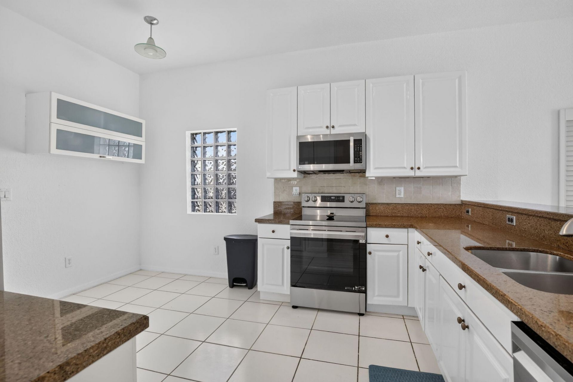 15891 SW 14th Street, Pembroke Pines, FL 33027 Photo