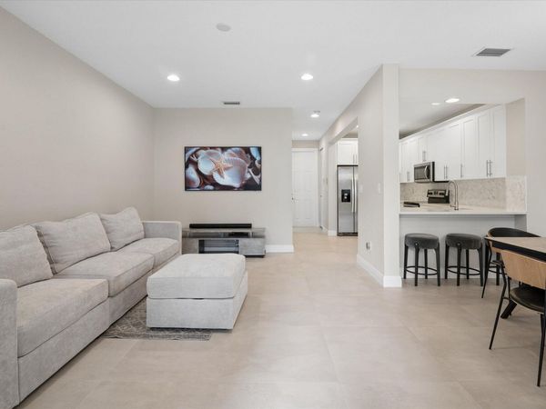 950 Marina Del Ray Lane, Unit 4, West Palm Beach, FL 33401