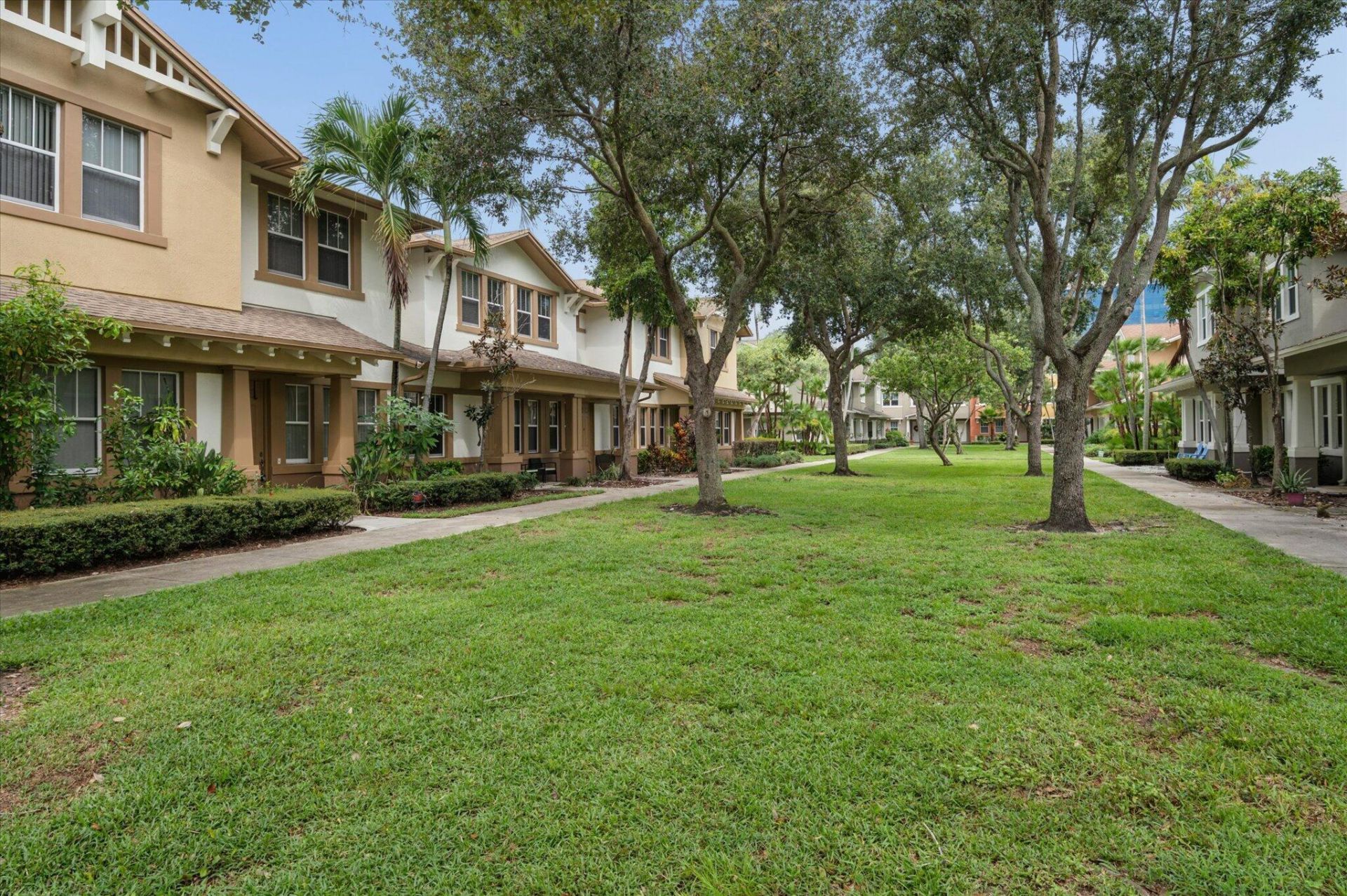 950 Marina Del Ray Lane, Unit 4, West Palm Beach, FL 33401 Photo