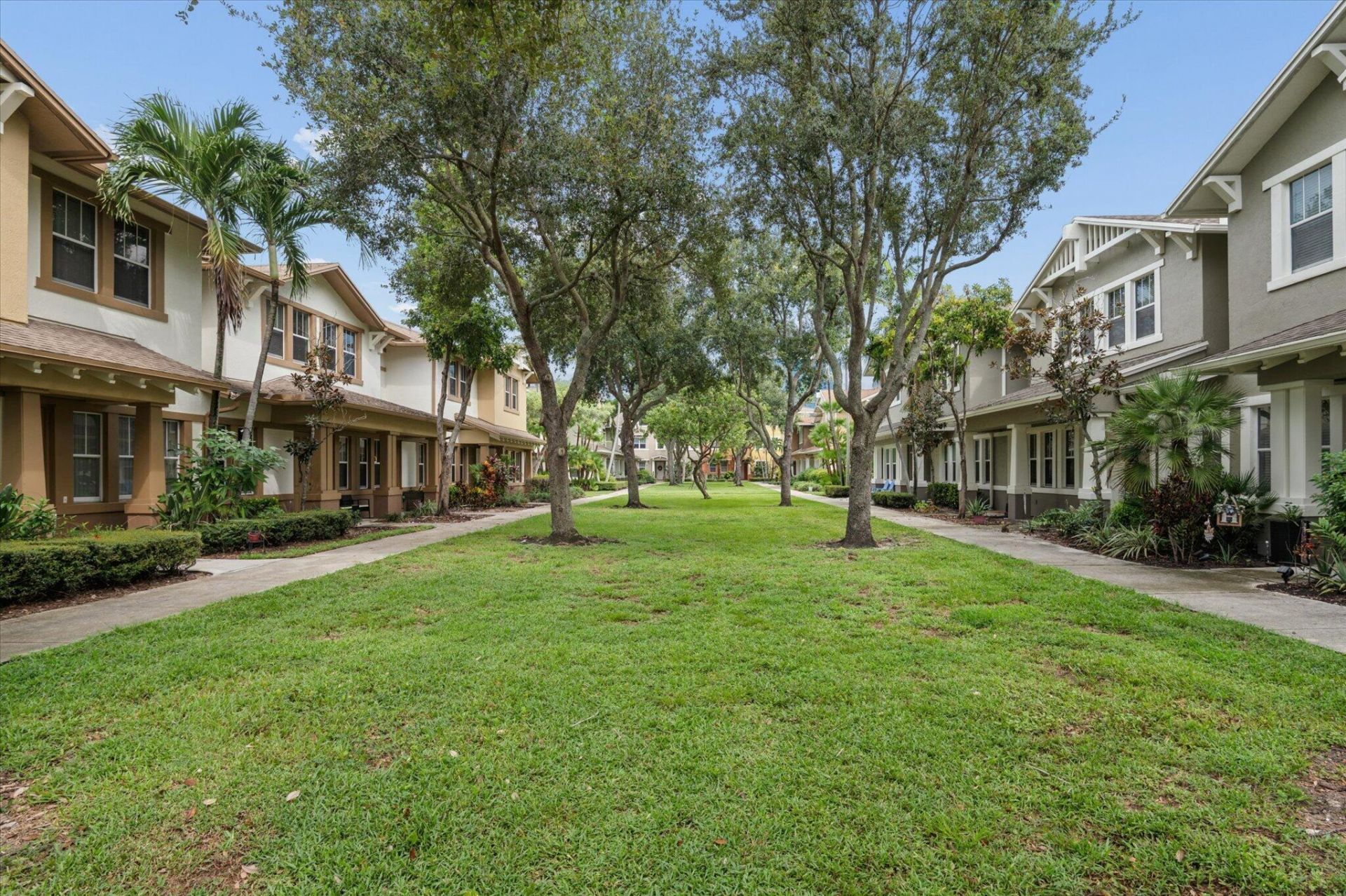 950 Marina Del Ray Lane, Unit 4, West Palm Beach, FL 33401 Photo