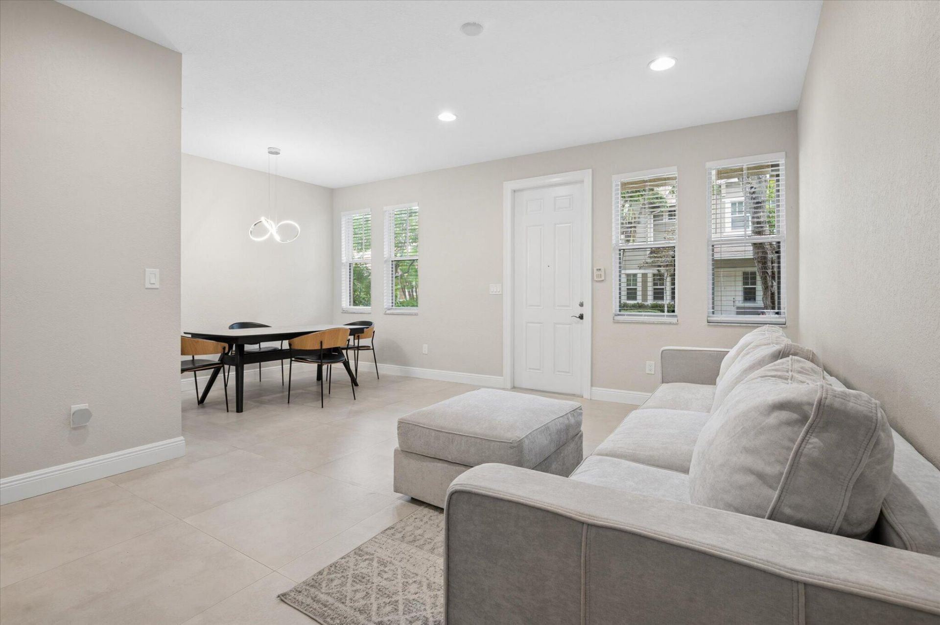 950 Marina Del Ray Lane, Unit 4, West Palm Beach, FL 33401 Photo