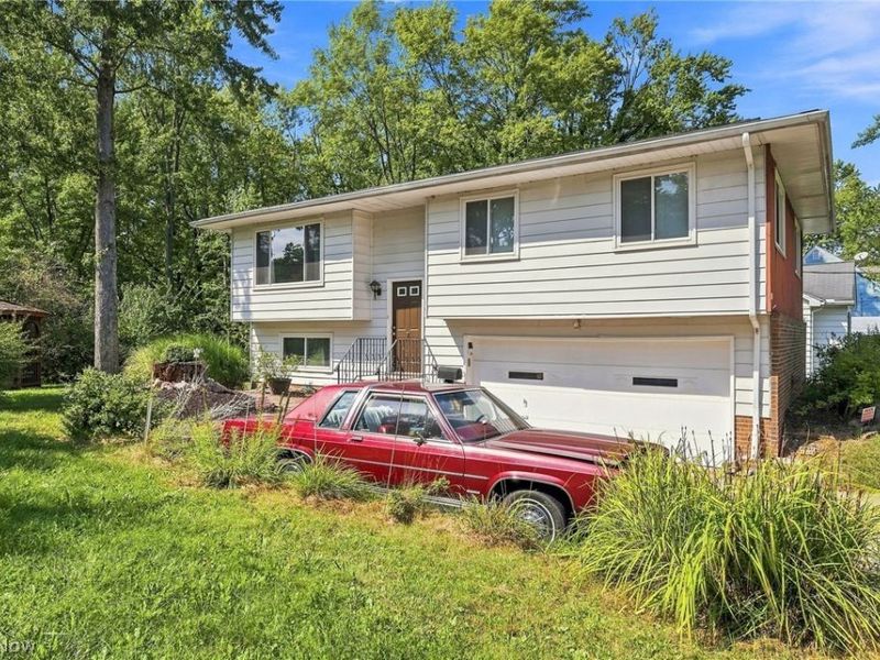 8420 Columbia Road, Olmsted Falls, OH 44138 Photo 3