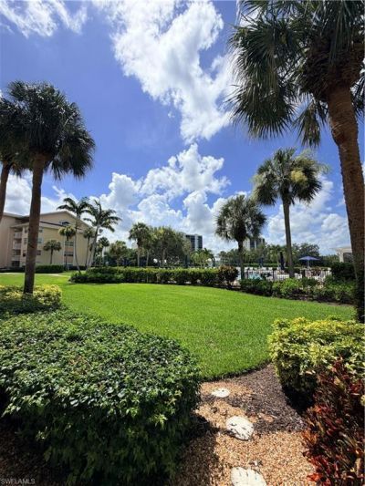 360 Horsecreek Dr, Unit 106, Naples, FL 34110 Photo