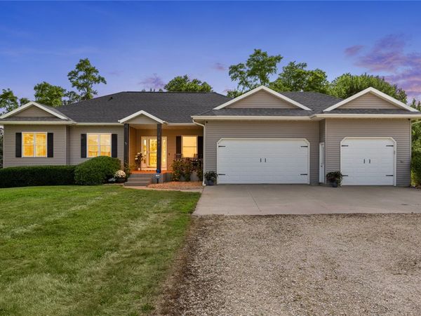 7987 218th Avenue, Martelle, IA 52305