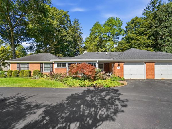 536 W Broadway , Granville, OH 43023