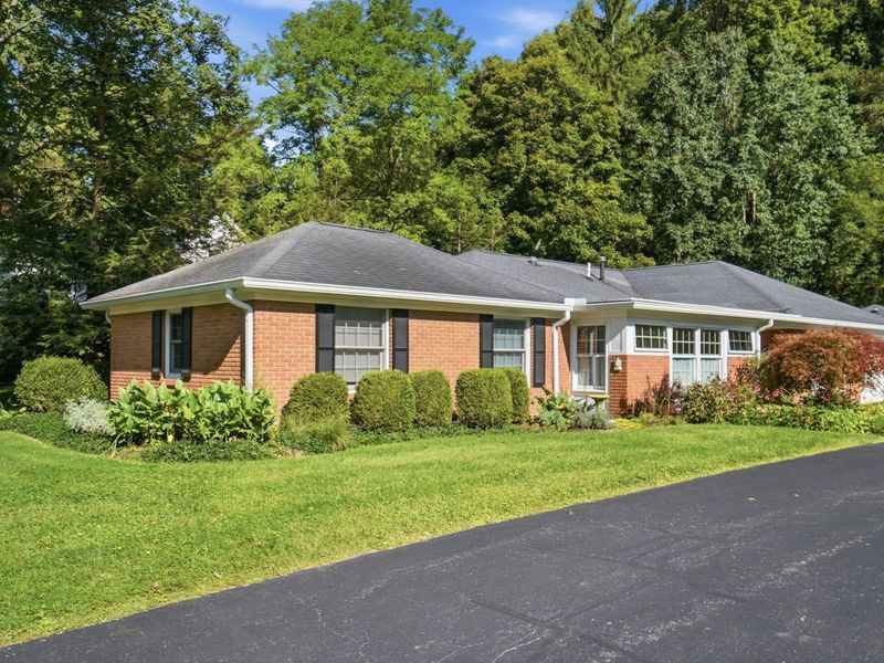 536 W Broadway, Granville, OH 43023 Photo 3