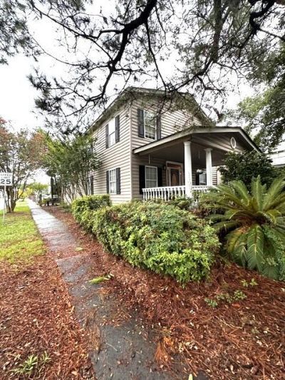 1150 King Street Photo 4