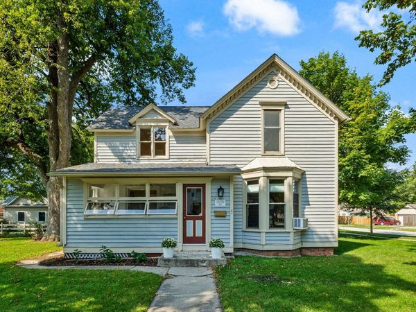 24 N Benton Street , Palatine, IL 60067