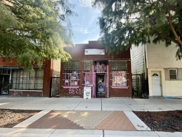 8821 S Commercial Avenue , Chicago, IL 60617