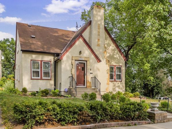 1084 Bradley Street , Saint Paul, MN 55130