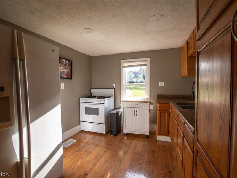 302 3rd Avenue SE, Beach City, OH 44608 Photo 15