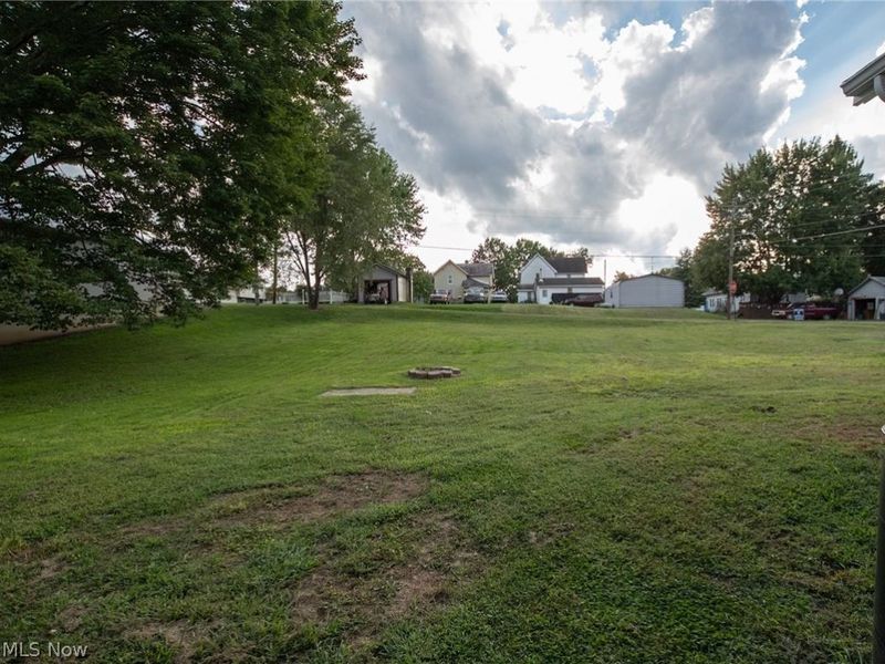 302 3rd Avenue SE, Beach City, OH 44608 Photo 4