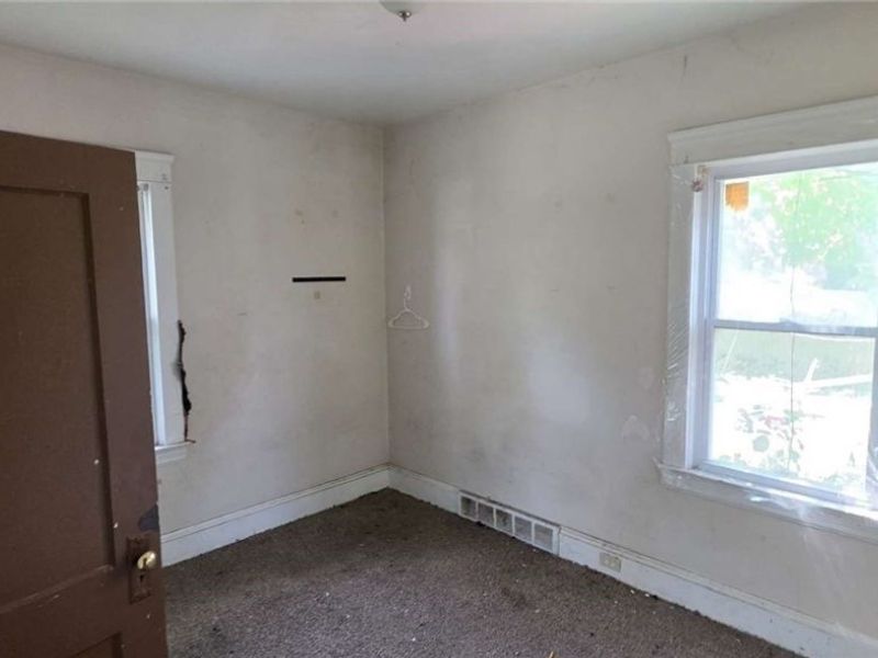 9110 Jeffries Avenue, Cleveland, OH 44105 Photo 12