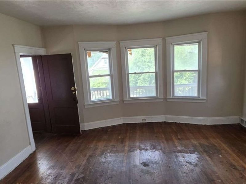 9110 Jeffries Avenue, Cleveland, OH 44105 Photo 13