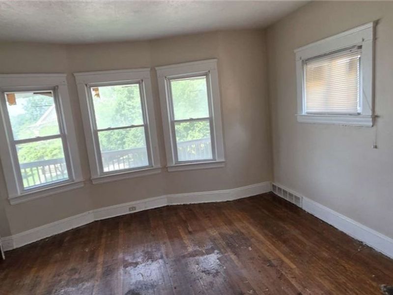 9110 Jeffries Avenue, Cleveland, OH 44105 Photo 14