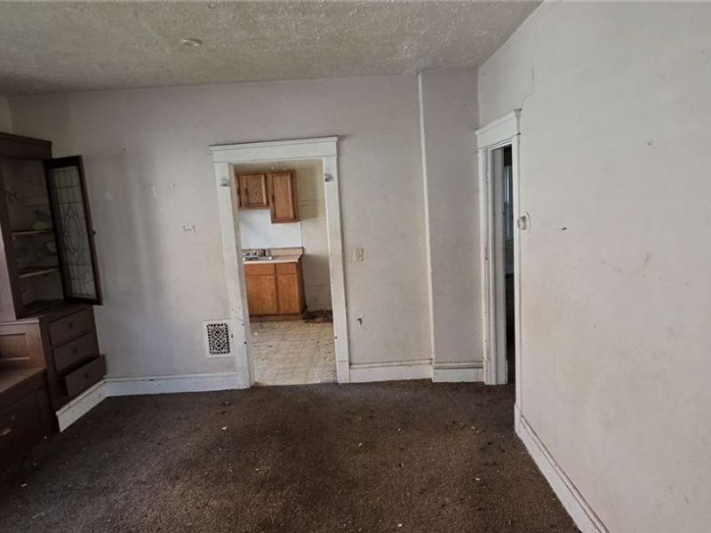 9110 Jeffries Avenue, Cleveland, OH 44105 Photo 6